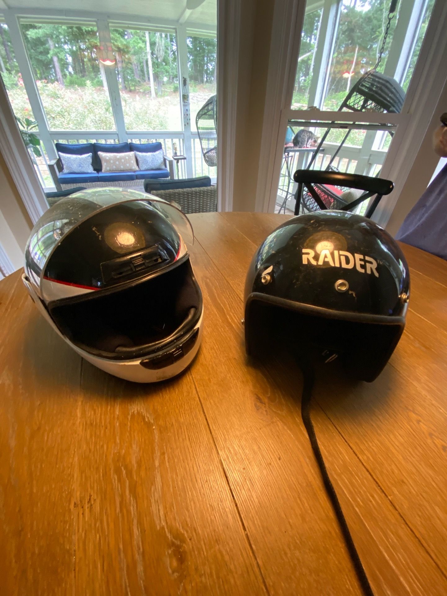 Motorcycle helmet