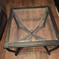 2 End Tables 
