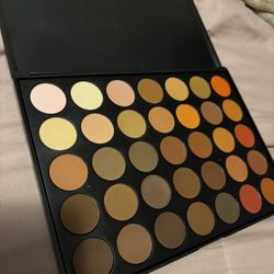 Brown/nude Eyeshadow Pallete 