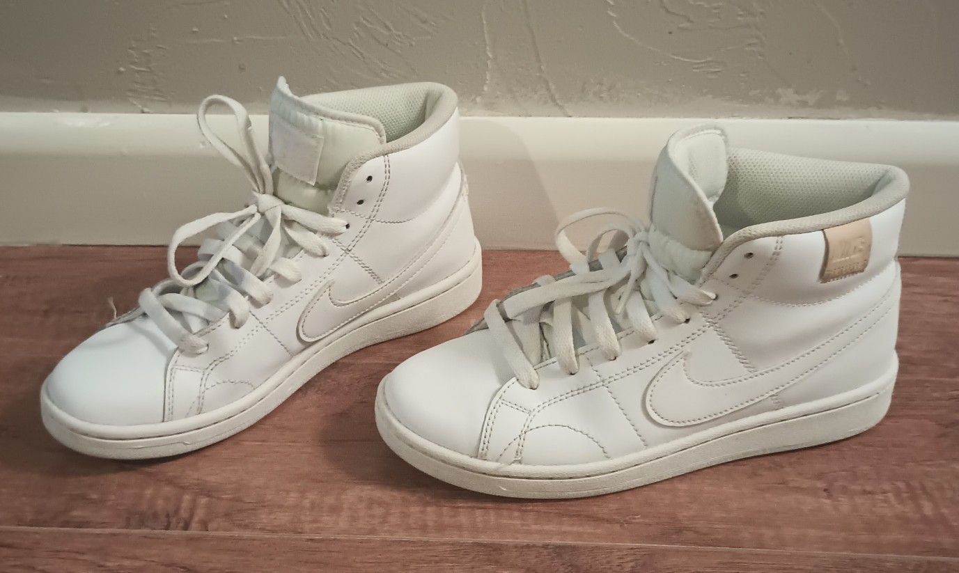 Nike Wmns Court Royale 2 Mid 'Triple White'

