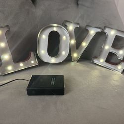 Light up love sign