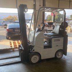 Caterpillar Forklift