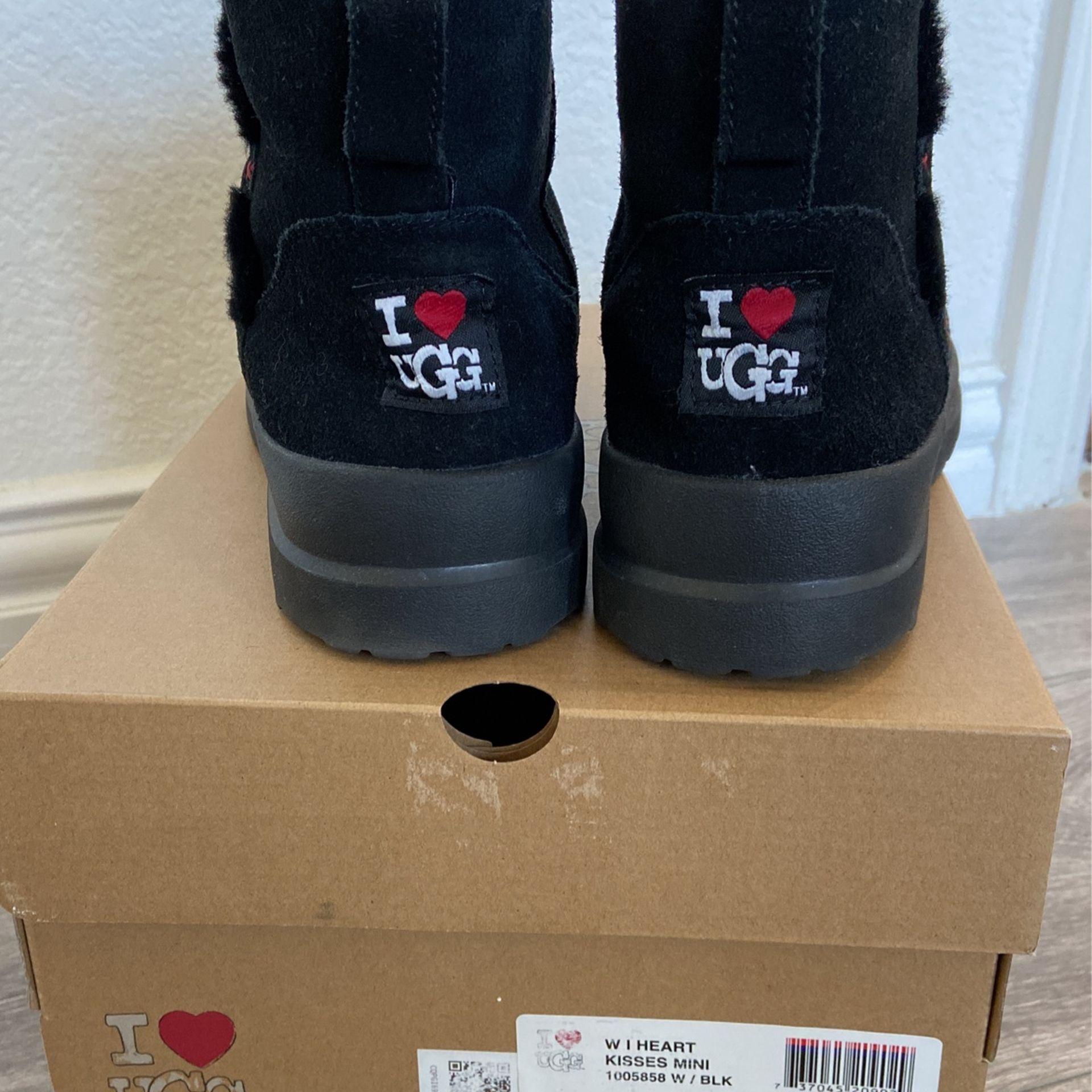 Ugg I Heart Ugg Mini Boots Woman Size 6