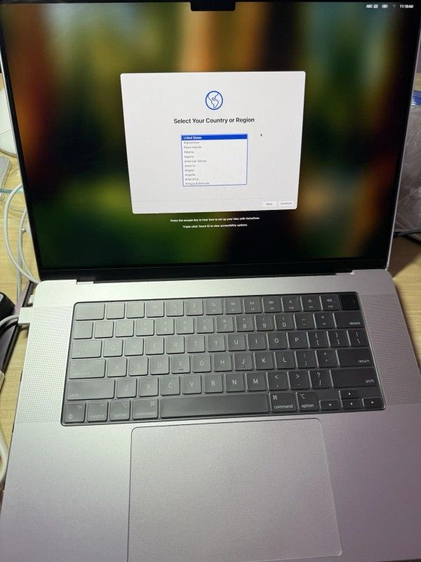 Apple MacBook Pro 16" Apple M4 Pro chip 48GB RAM 1TB SSD Silver