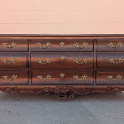 Vintage dresser