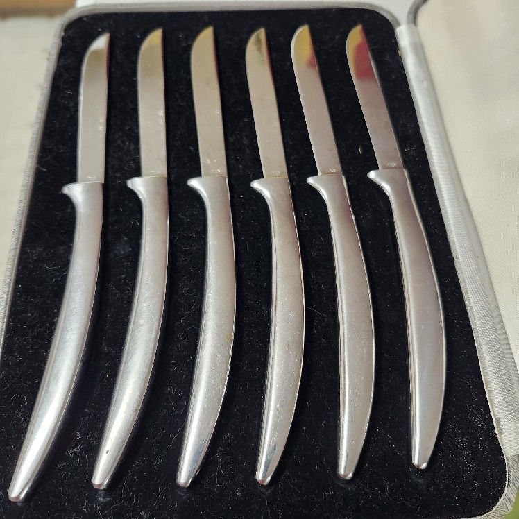 Vintage Griffon Set of 6 Steak Knives, Stainless, Made in Italy, Original Case