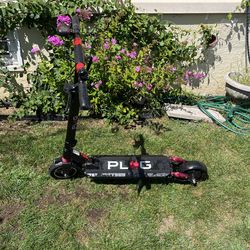 PLUG Scooter