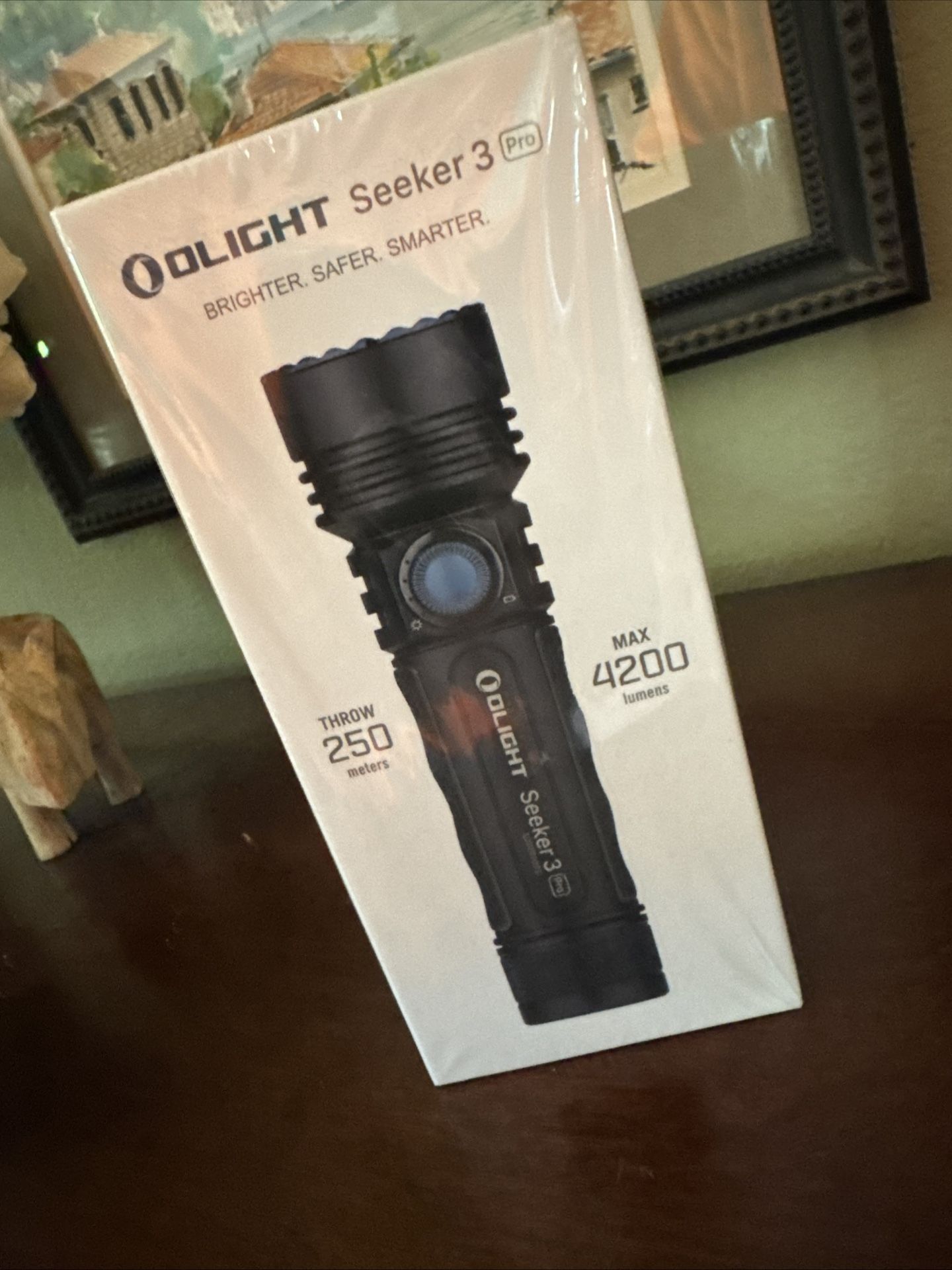 *BNIB* Olight Seeker 3 Pro 4200 Quad LED Rechargeable Flashlight