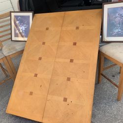 Table $45 🎁🎈🍀  Dining Table, Kitchen Table, House Furniture, Garage Table, Wood Table, Dining Room Furniture.