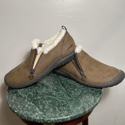 Women's warm shoes. Sport  brand .Size 7.5.$33.