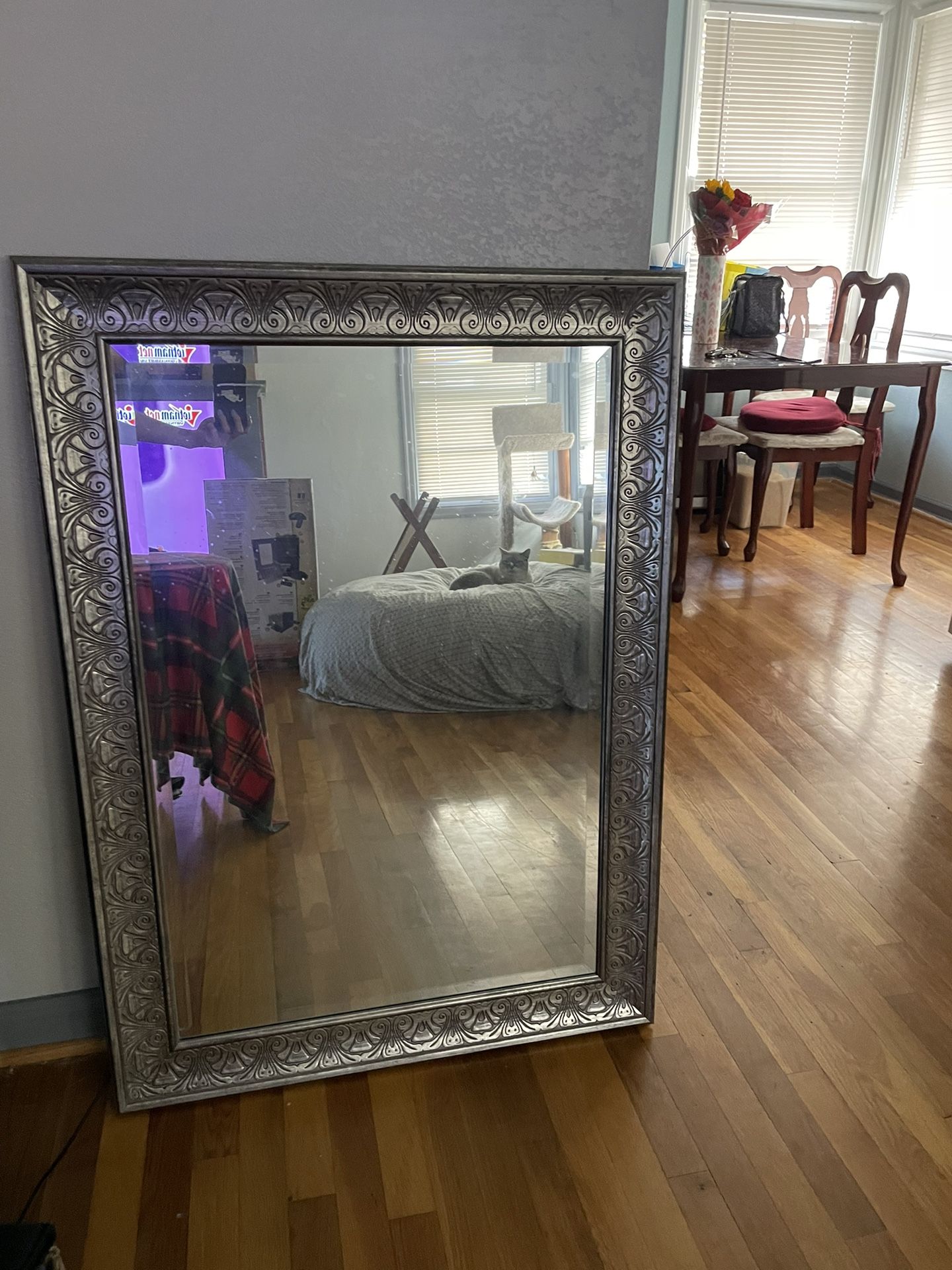 Wall mirror