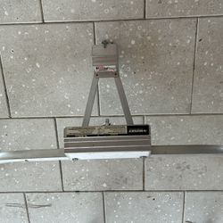 Husky Quick Release Ladder Stabilizer