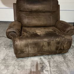 Power Reclining Love Seat