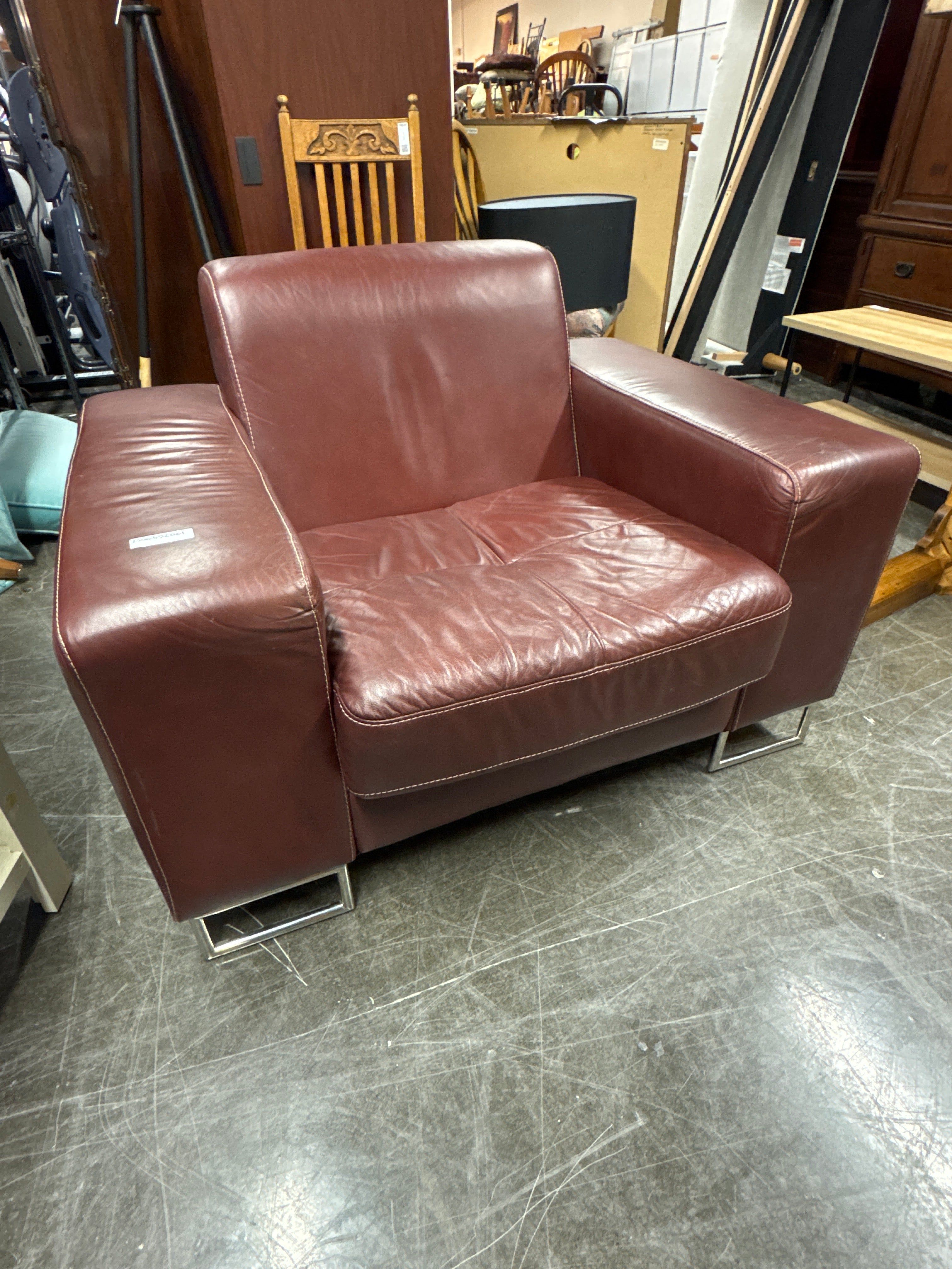 Modern Burgundy Leather Armchair – Wide Seat, Metal Legs