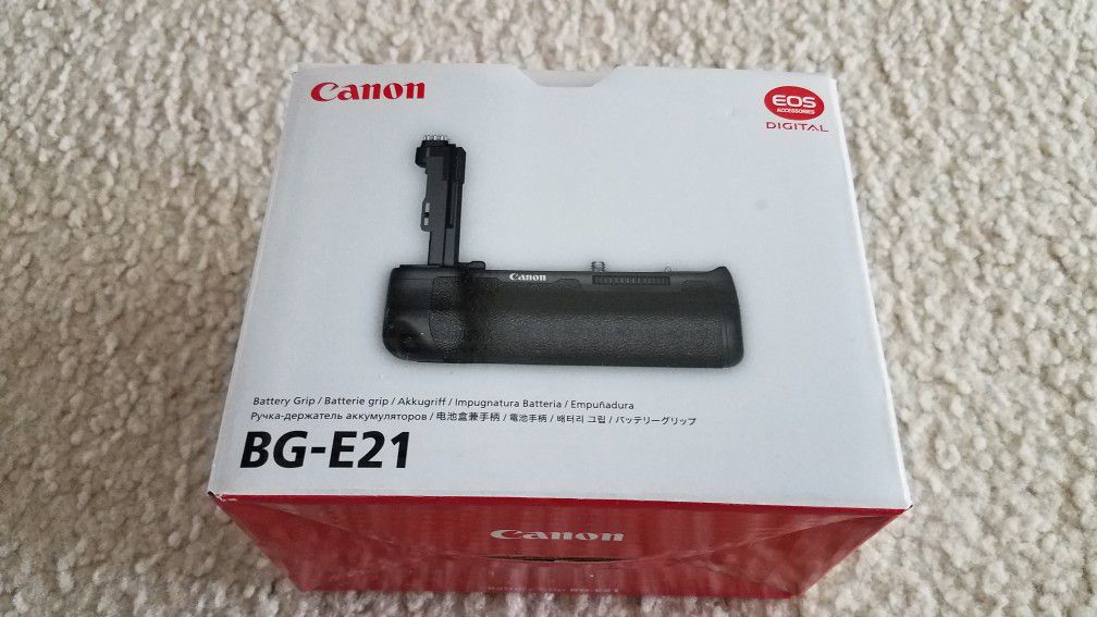 Brand new BG-E21 battery grip for Canon camera