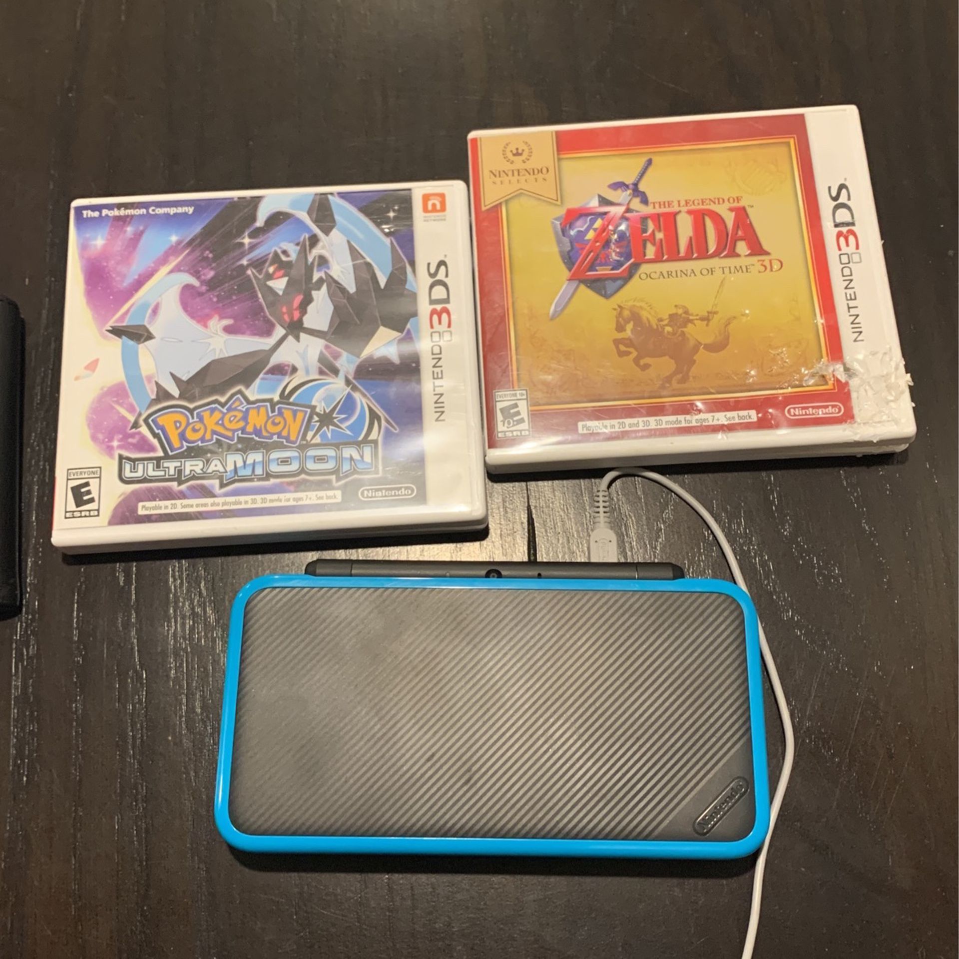 Nintendo 3DS System, Games And Charger Bundle