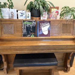 Free Everett Piano And Bench