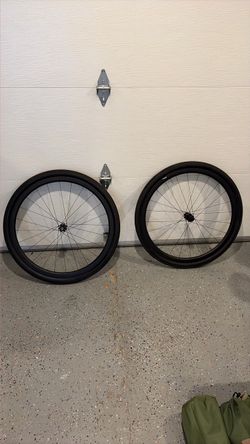 3T 700c Aluminum Gravel Wheelset + Specialized Sawtooth 42mm Tires