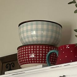 Pioneer Woman Ceramic Bowls With Wood Lid