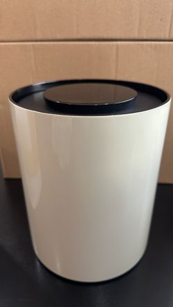 Via Motif Round Ice Bucket