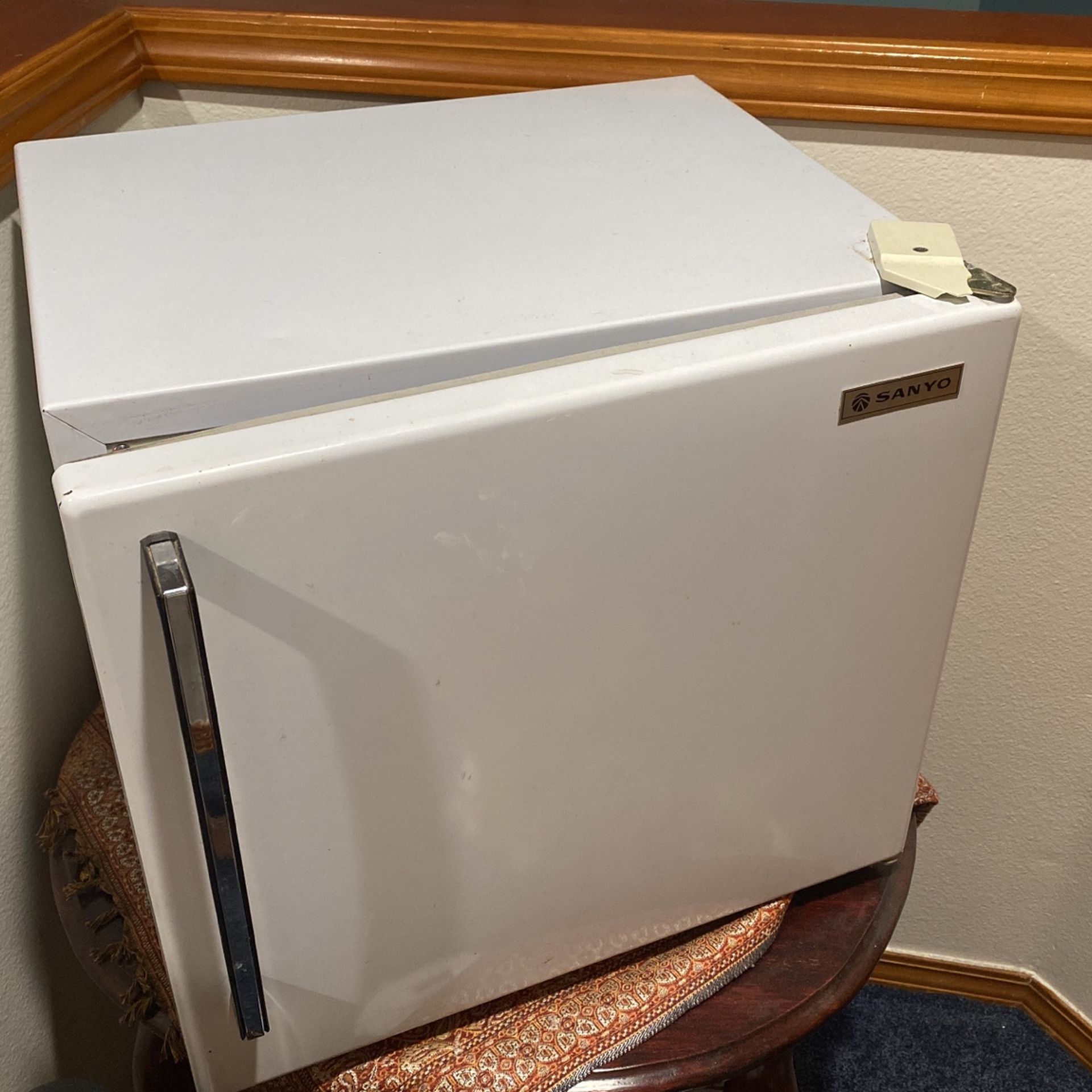 Sanyo Refrigerator (White)