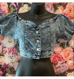 Medium denim crop top