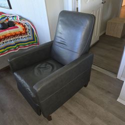 Leather recliner. Excellent Condition