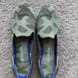 Rothy’s washable The Daily Flat shoes (size 8)