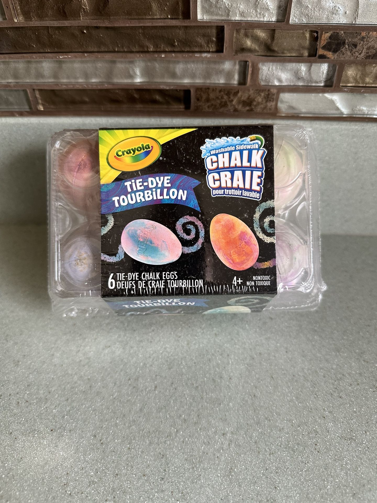 BRAND NEW CRAYOLA 6 TIE DYE CHALK 