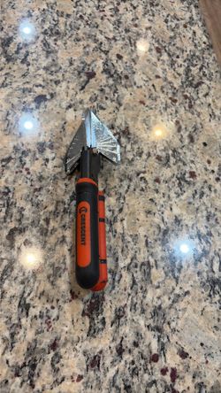 Crescent miter snips