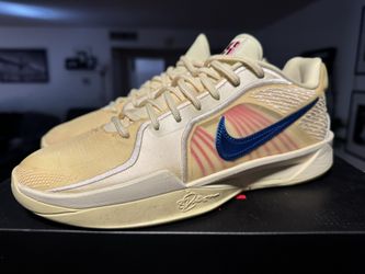 Nike Sabrina 2 Sz. 9.5