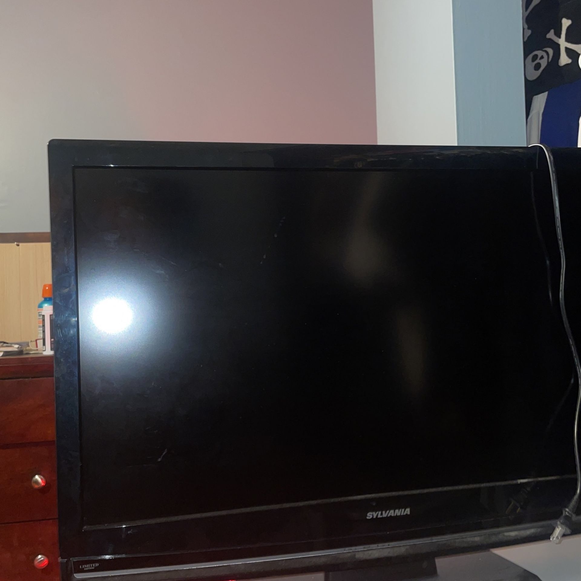 Sylvania 32” HD TV w/ Remote