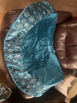 Christmas tree ski skirt