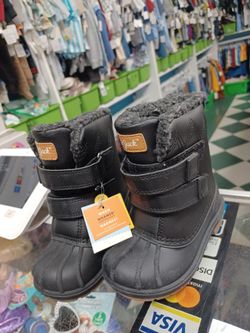 New Snow Boots Size 7 Toddlers