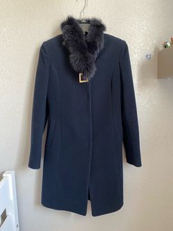 Women's Coat / Jacket - Faux Fur Collar Coat
