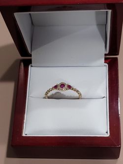 10 K Gold Birthstone ring Size 7