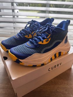 Excellent Condition Like New Curry 3Z 24- Size 4Youth-Under Armour Basketball Shoes