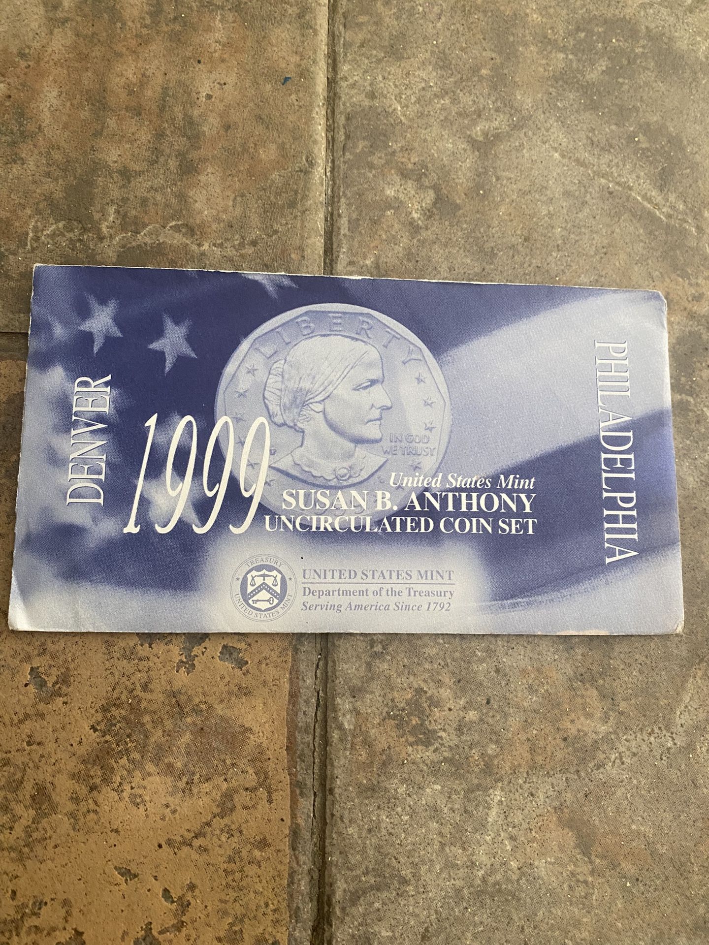 1999 United States mint Susan B Anthony Uncirculated Coin Set - P @ D