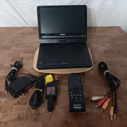 Sony DVP-FX950 PORTABLE DVD Player With Swivel Screen.  