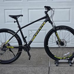 27.5 Giant Talon Mountain Bike 