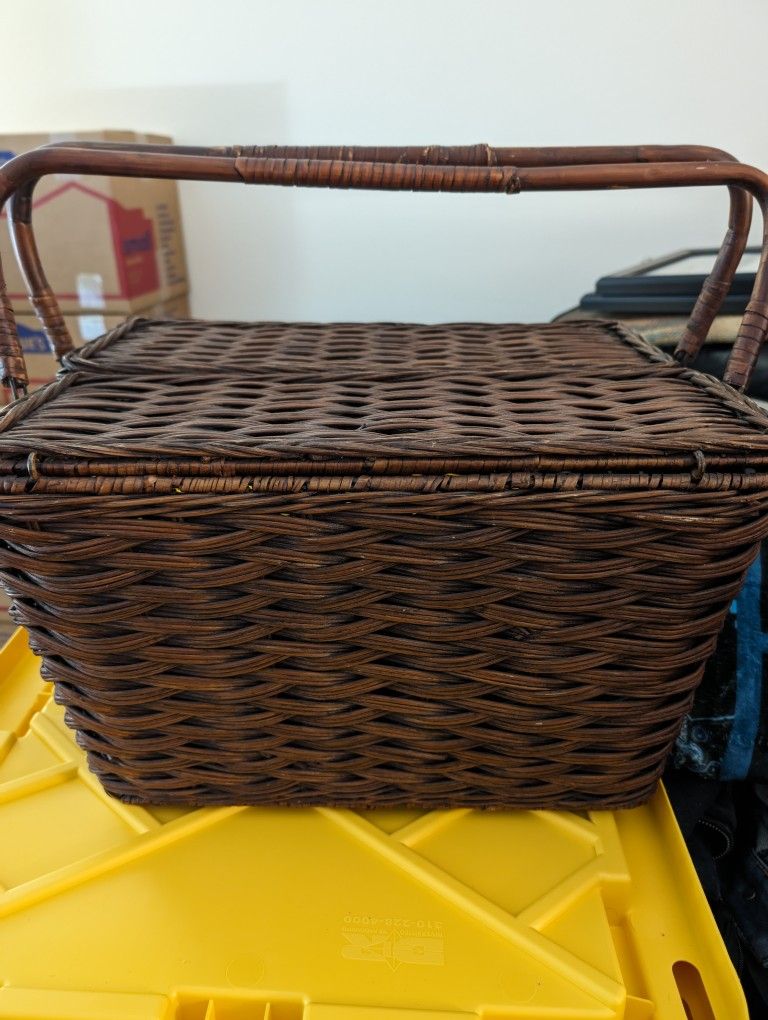 Crate And Barrel Wicker Picnic Basket
