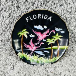 Beautiful Florida Flamingos Souvenir Plate Raised Japan Multicolor 5.5 Inch