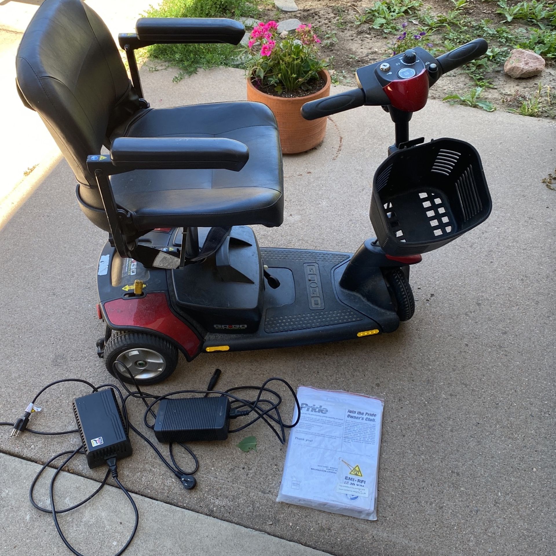 Pride GoGo Elite Traveler 3 Wheel Scooter
