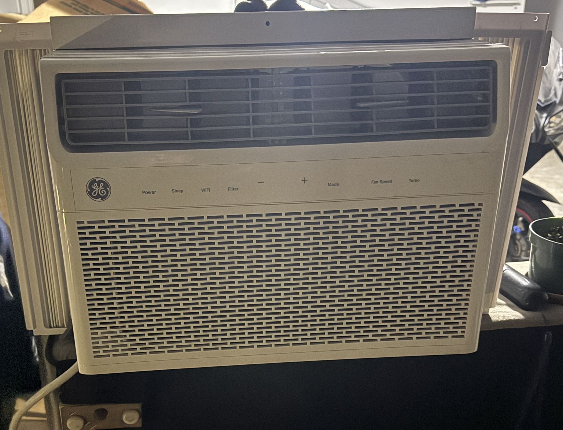 GE Large Room Window Air Conditioner , Remote Included ( 115-Volt , 14000-BTU )