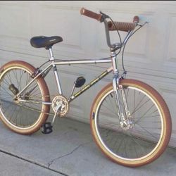 1980s Era Schwinn Bmx 24 Inch Predator Bike 