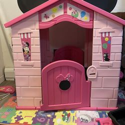 Mini Mouse Girl Play Room
