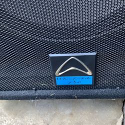 Box Loud great For Party’s And Music And Weddings For Everything