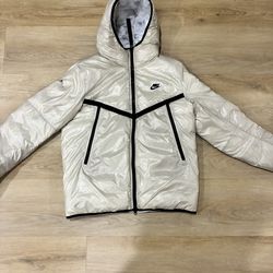 2 Nike Windrunner repel Thermore