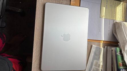 MacBook Neo Silver