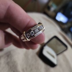 14kt Yellow And White Diamond Ring 